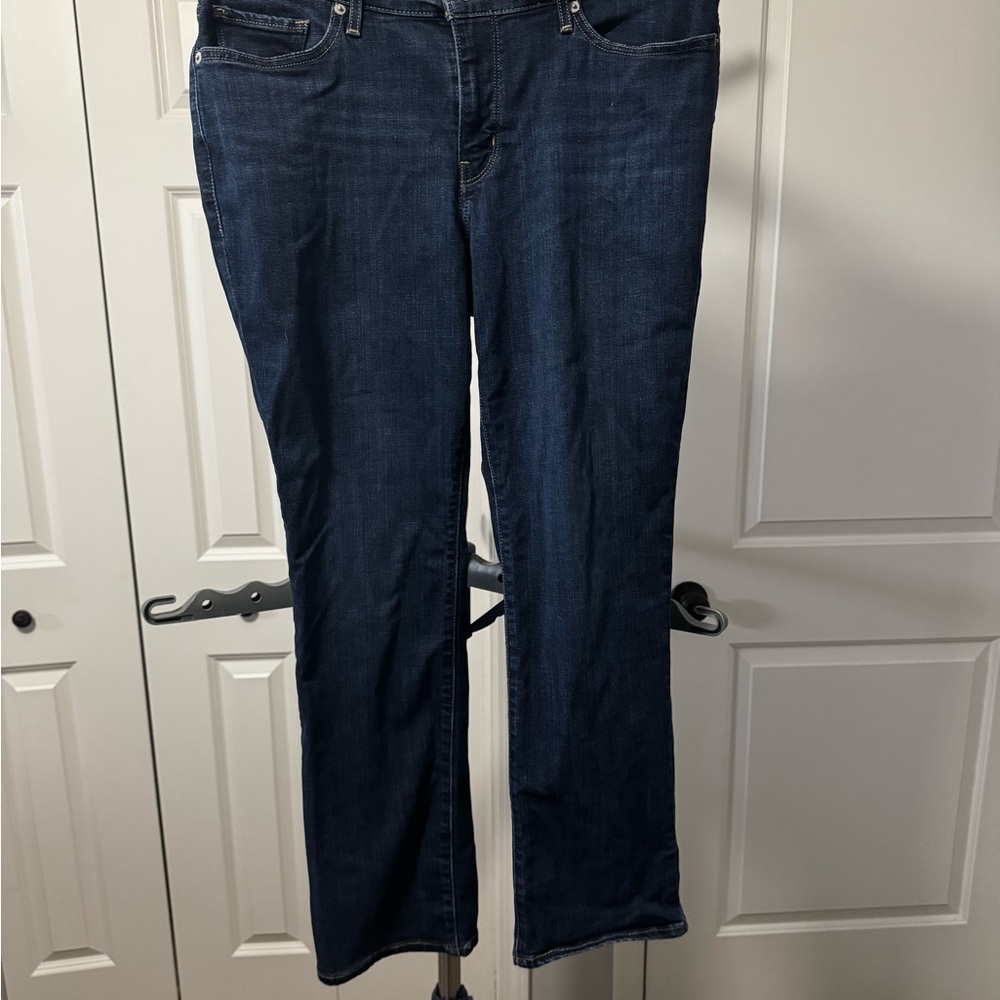 Levi’s women’s straight leg jeans, dark indigo